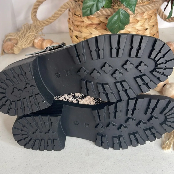 BCBGeneration Nubi Lug Sole Combat Bootie 7.5/38 Snake print - Picture 7 of 12